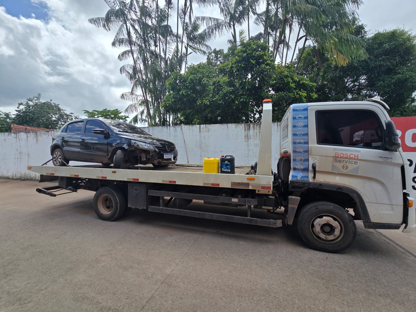 Reboque T&C Auto Center em atendimento